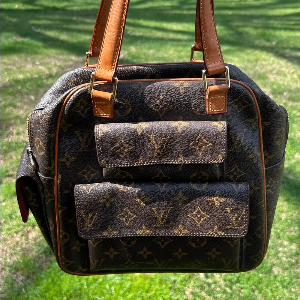‼️1 HR SALE‼️ ✨Louis Vuitton Monogram Excentri-Cite Handbag✨